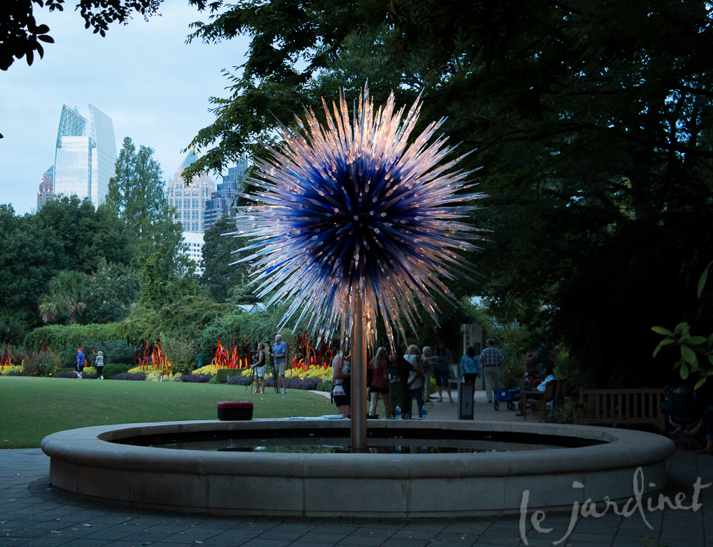 Reminiscent of a dandelion clock, this piece captures the imagination as well as the eye